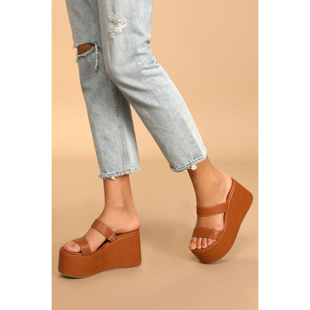 Lulus Reeyy Mocha Platform Wedge Sandals Brown - Size 8
New, only tried on.